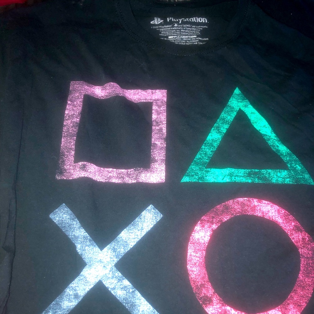 Mens shirt. Size: Small
